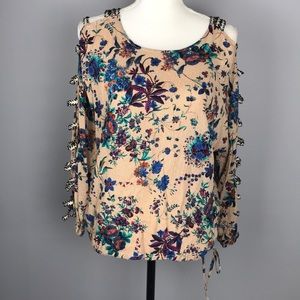 Fashion Fuse open shoulder Shirt Sz: L